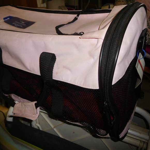 Pet Carry Case - Picture 2 of 3